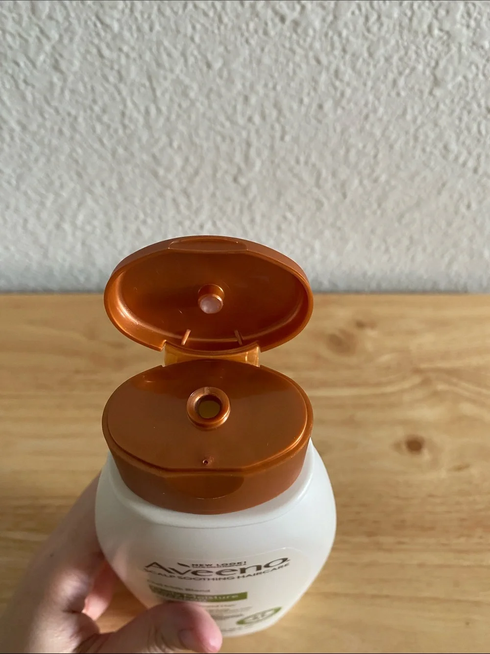 Aveeno Daily Moisture Shampoo